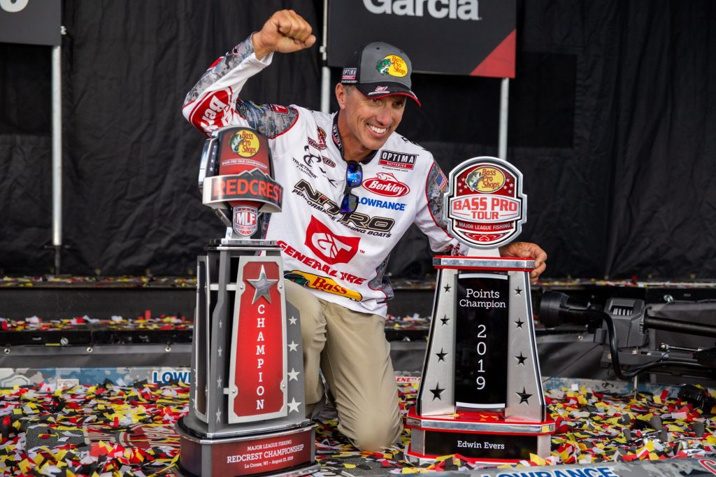 Evers Runs Away with REDCREST at Upper Mississippi River BassFIRST